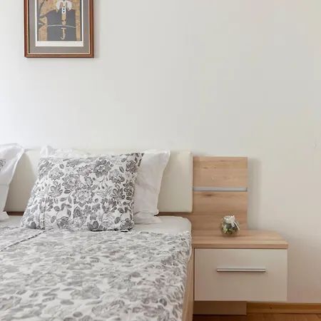 Διαμέρισμα Bh Rose *