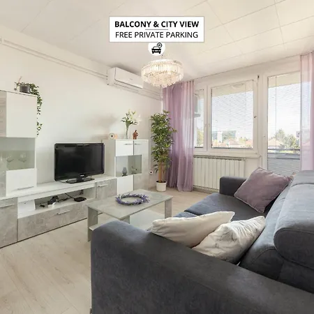Bh Rose Apartment