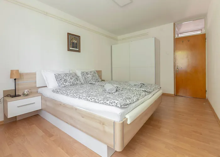 Bh Rose לובליאנה